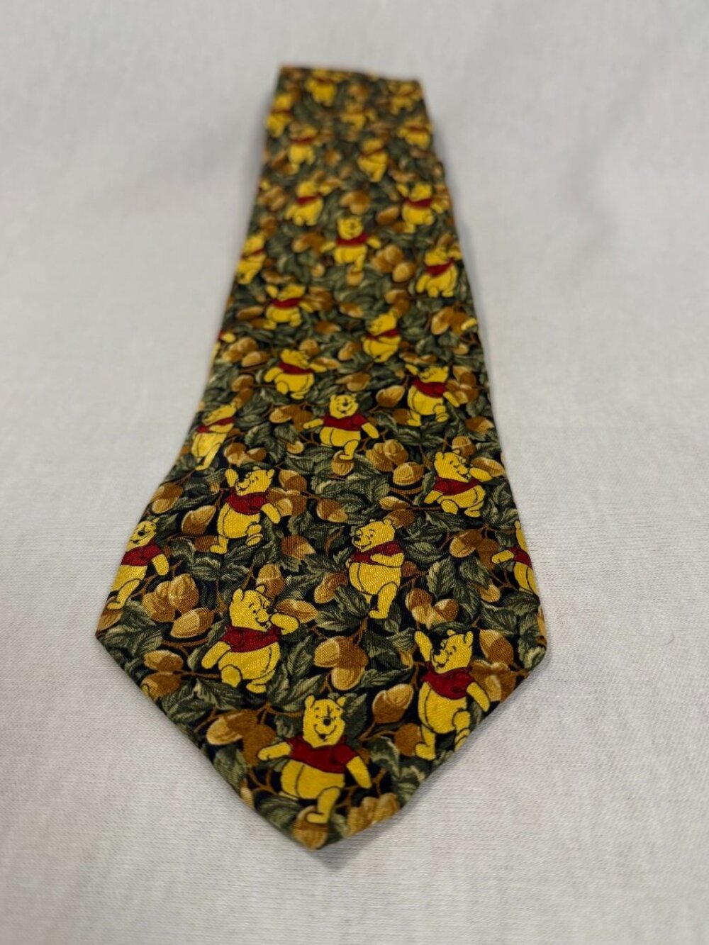 Disney Store Tie Winnie Pooh Bear 90s Fall Leaf Silk Made in Italy Men Vintage